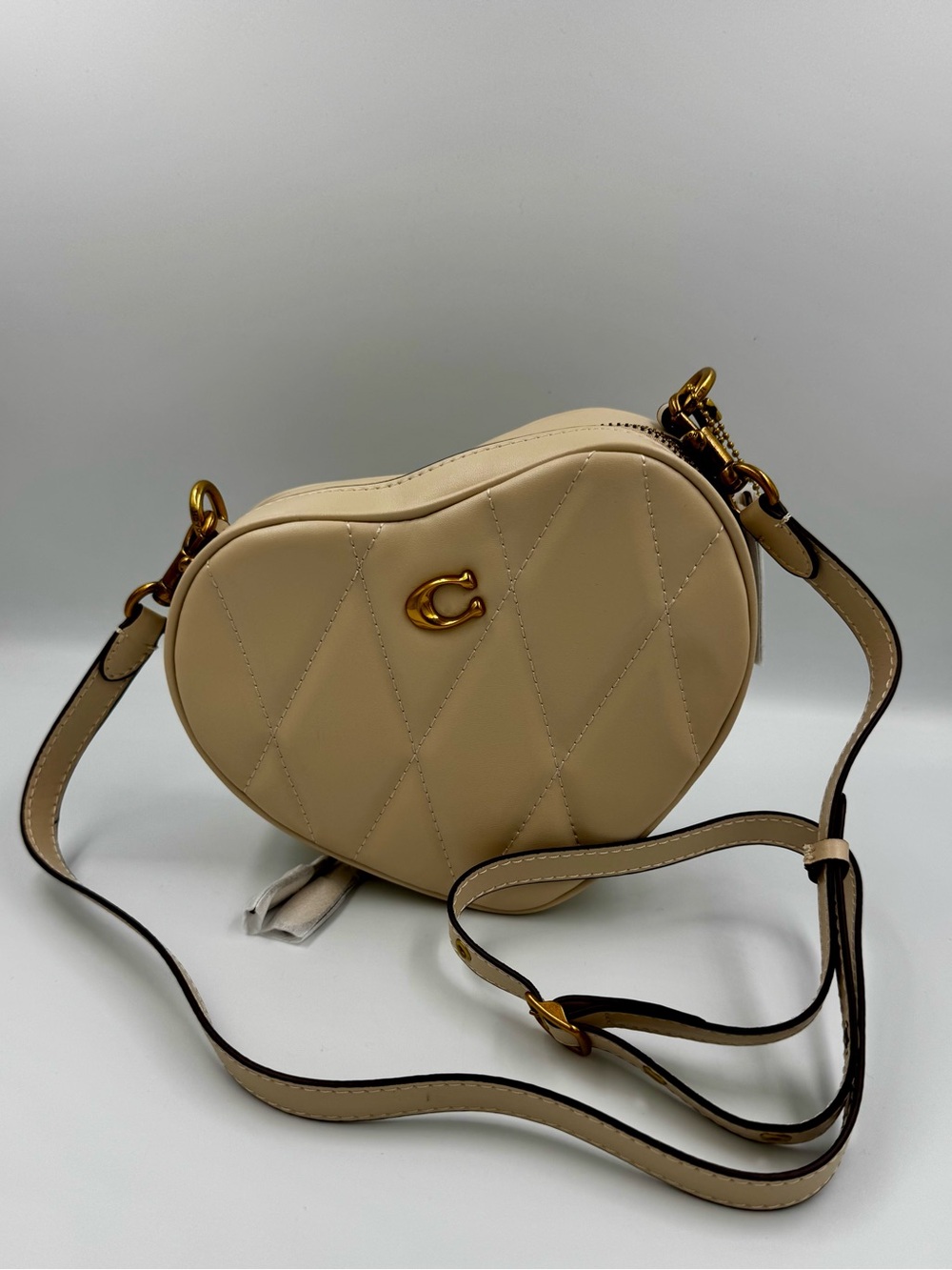 Limited New LimiCoach Heart Crossbody Bag Chalk Quilted Leather Style CE72